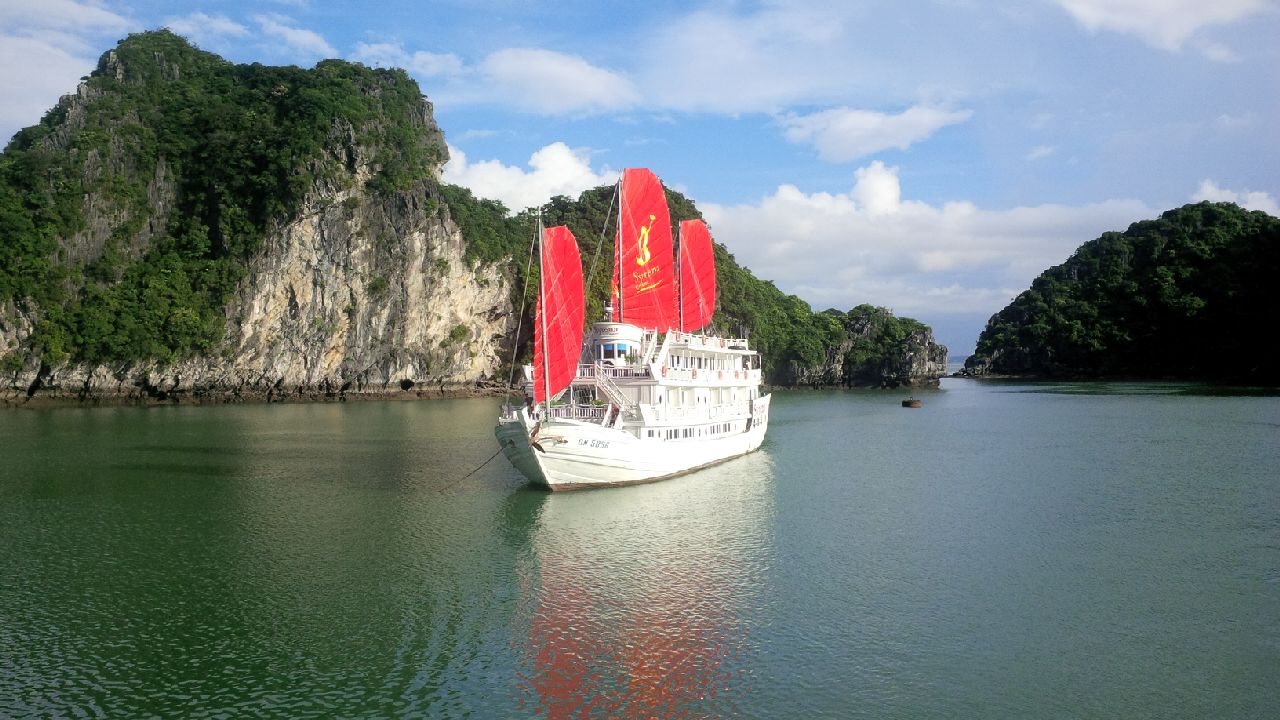 SYRENA CRUISE HALONG - CAT BA FOR CHARTER GROUP 3D/2N