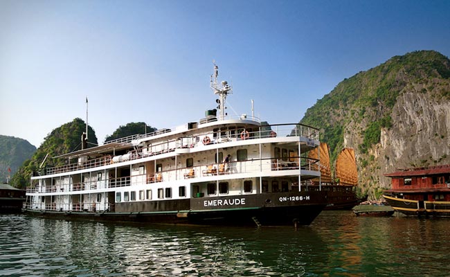 Emeraude classic cruise 2D/1N Halong Bay