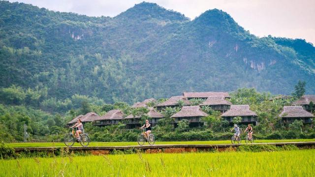 Famous tourist attractions in Hoa Binh